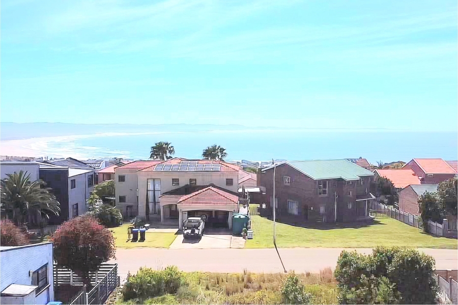 3 Bedroom Property for Sale in Wavecrest Eastern Cape